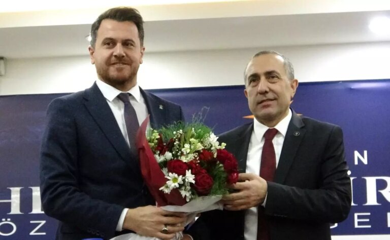 ak-parti-vanda-yeni-donem-bw5DcM6E.jpg