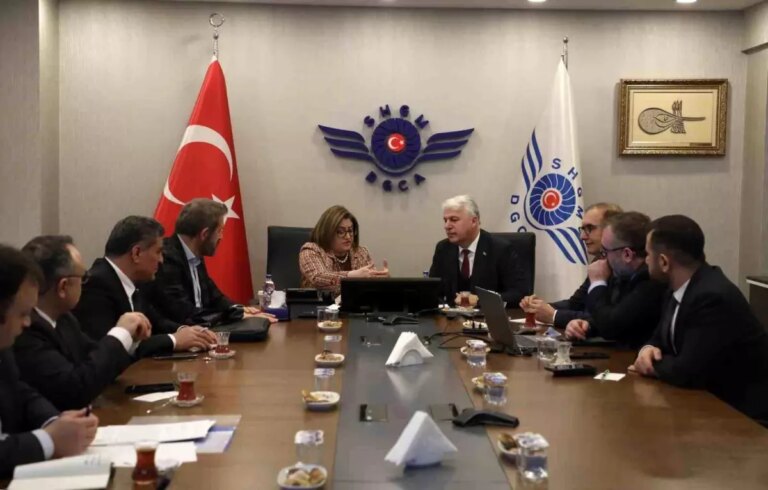 gaziantep-belediye-baskani-fatma-sahin-ankarada-ulasim-projelerini-gorustu-qdTYVPEJ.jpg
