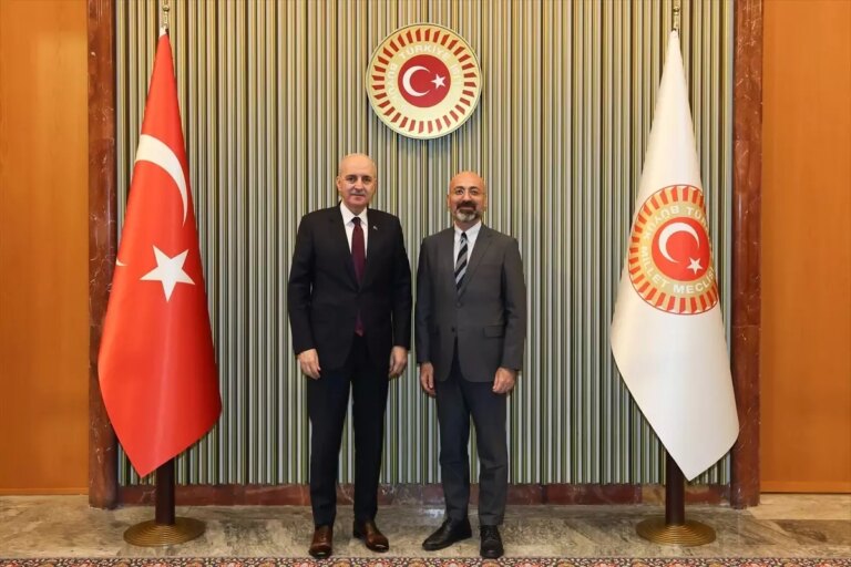 kurtulmus-maarif-vakfi-baskanini-kabul-etti-w1hUs8qp.jpg