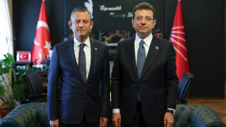 ozgur-ozel-ve-ekrem-imamoglu-ankarada-yemekte-bulustu-TgeBJHEE.jpg