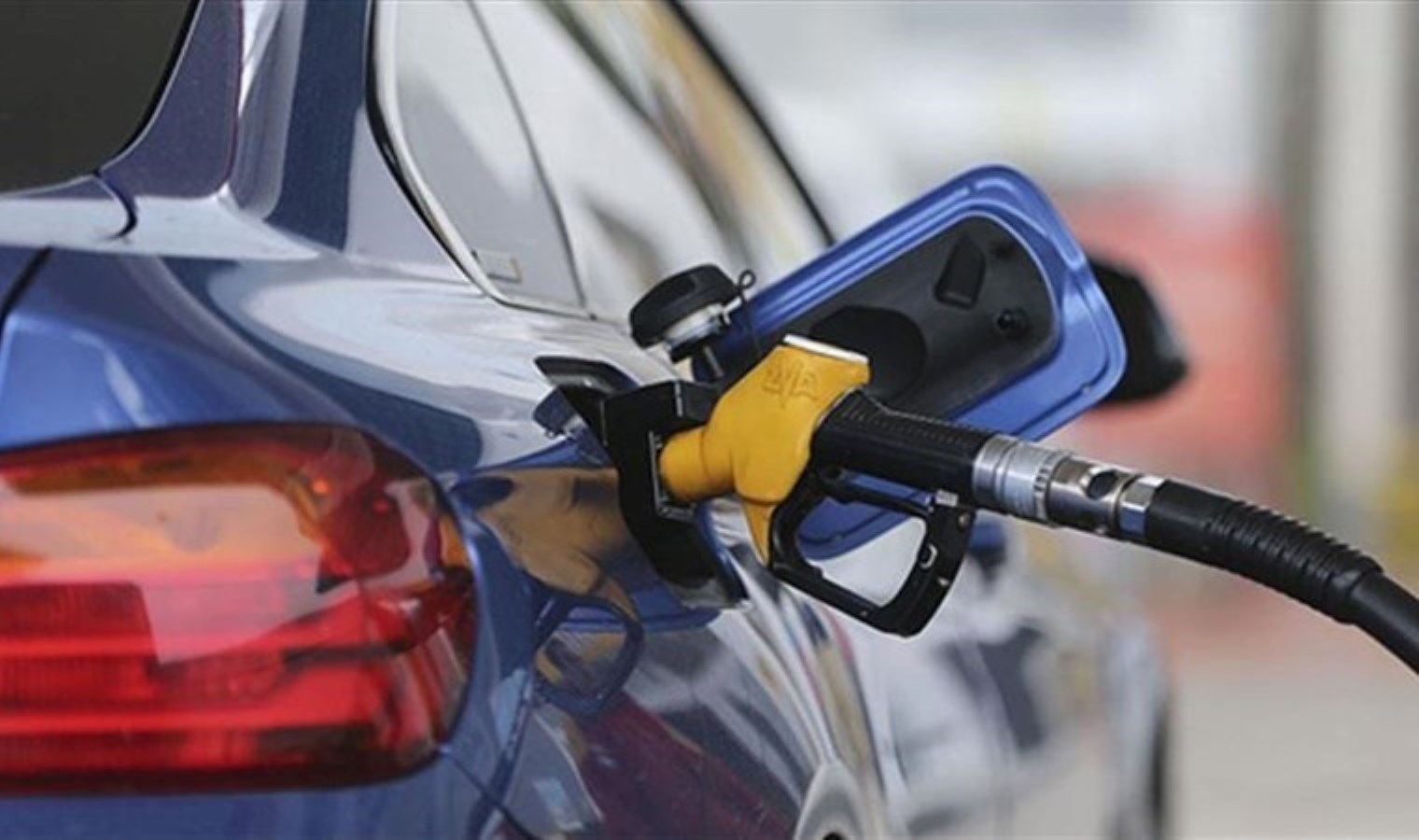 bu-gece-tabelalar-degisecek-motorine-zam-yolda-JJvWGGjb.jpg