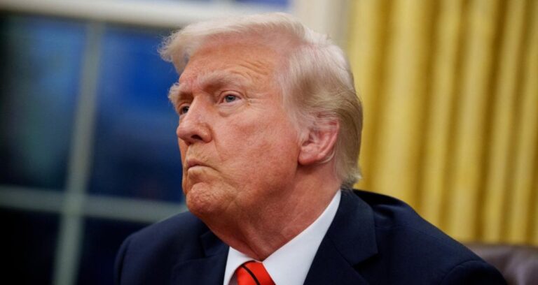 trumpin-ilk-100-gunune-tarifeler-damga-vurdu-xZJ9CVQv.jpg