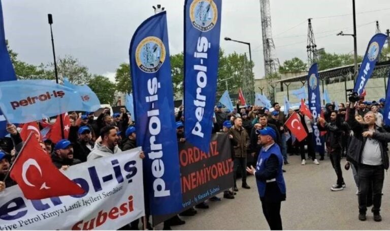 tupras-iscisi-hakki-icin-ayakta-xxhvznWd.jpg
