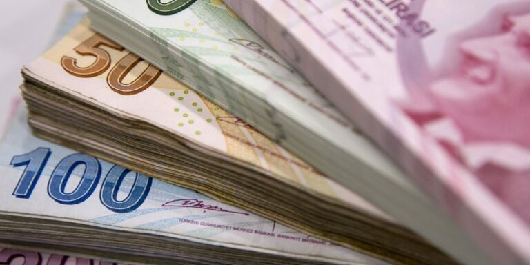 dolar-ezilince-yatirimci-mevduata-kostu-aylik-kazanc-37-bin-lirayi-buldu-BQLfAYQX.jpg