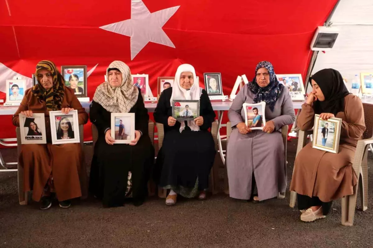 Diyarbakır Anneleri Nöbete Devam Ediyor