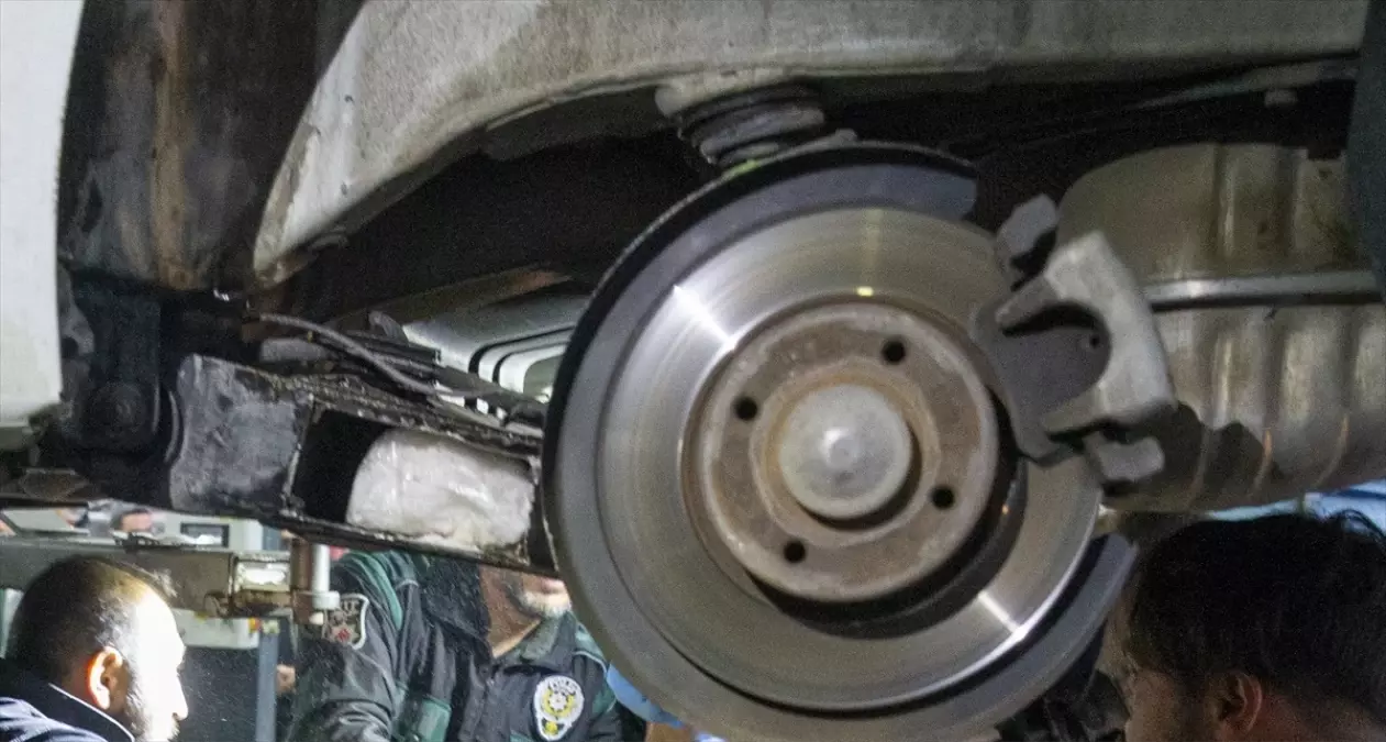 Bolu’da Otomobilde 7 Kilo Uyuşturucu Ele Geçirildi