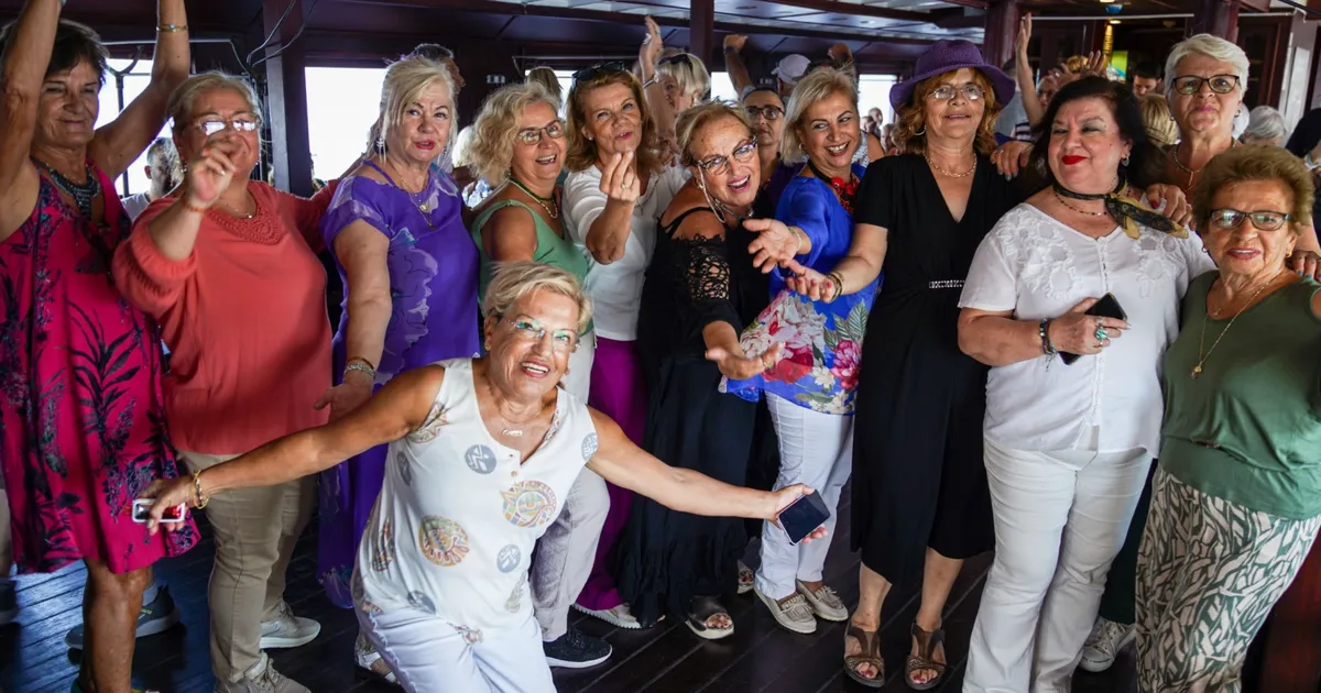 İzmir’de “Çınar”lara körfezde moral turu