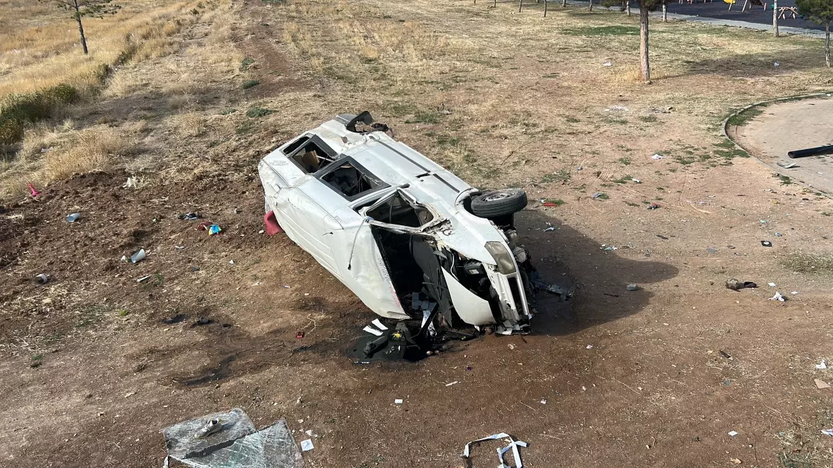 Sivas’ta Minibüs Kazası: 4 Yaralı