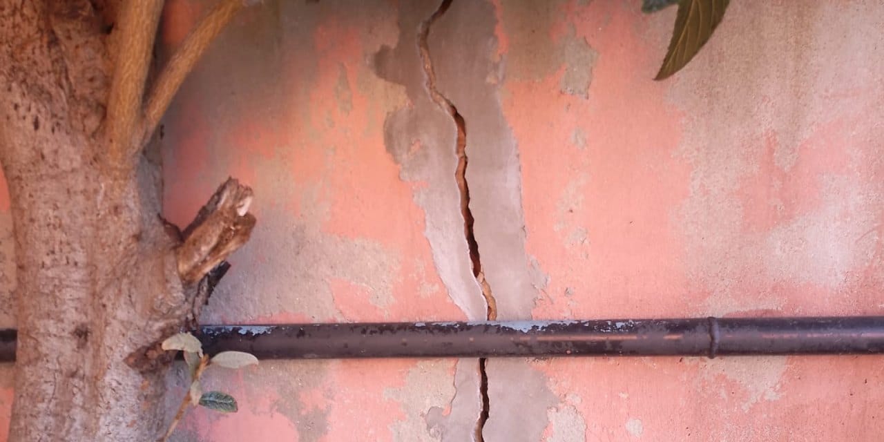 Beykoz’da duvarlarında çatlak oluşan binalar mühürlendi!