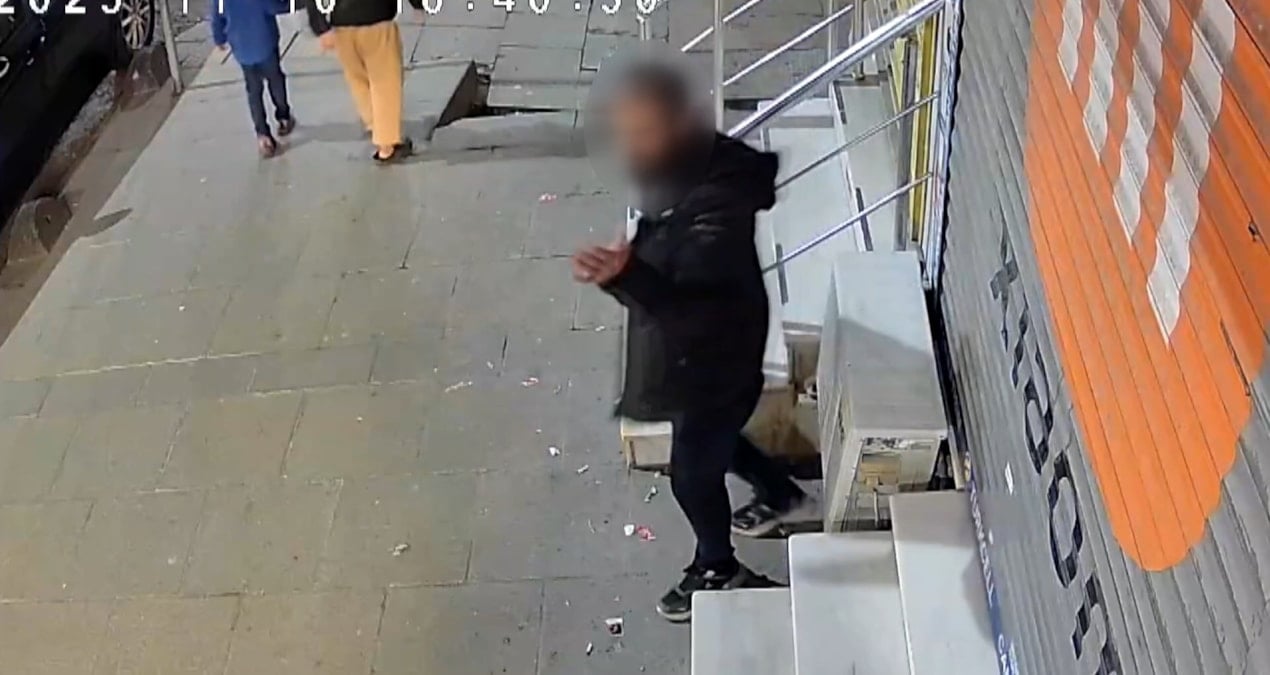 Cinayet anını kapıda böyle beklemiş!