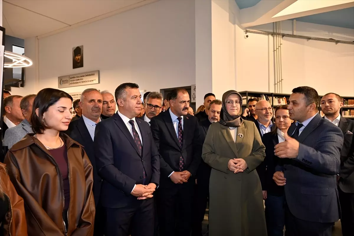 Demirci’de Bilim Merkezi Açıldı