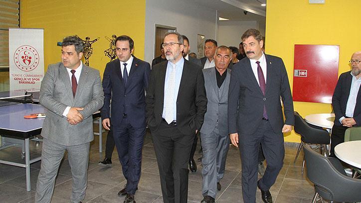 ‘Gençlerimiz için yapılan her yatırım geleceğimize yapılan yatırımdır’