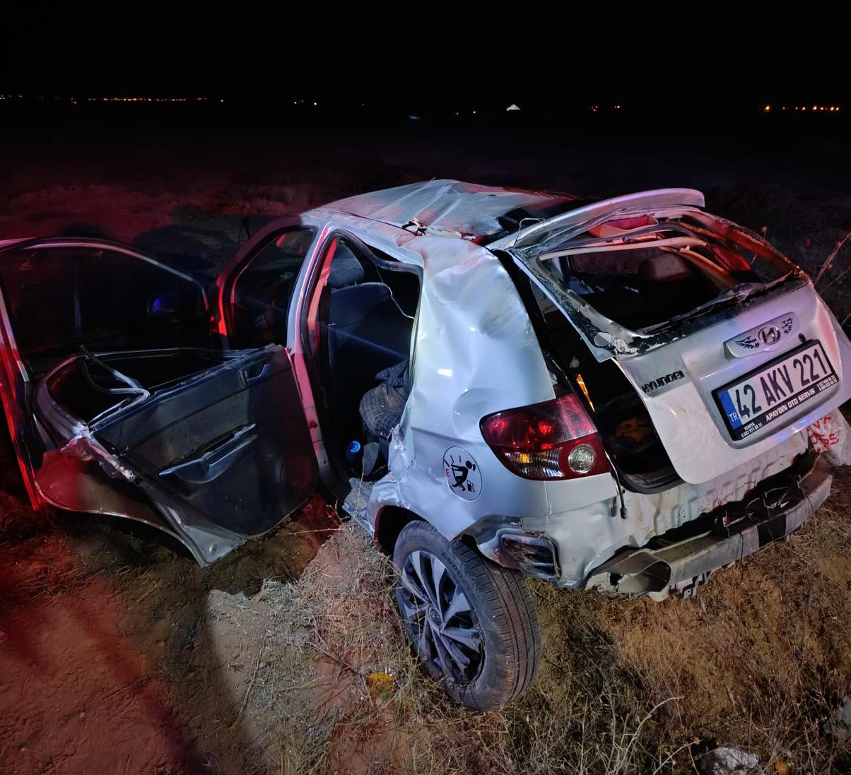 Kontrolden çıkan otomobil şarampole uçtu: 1 ölü, 3 yaralı