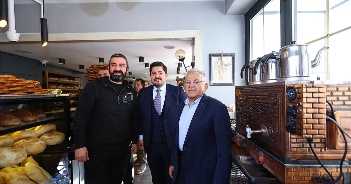 Memduh Büyükkılıç’tan Hunat esnafına ziyaret