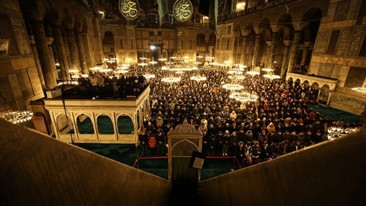 Üç aylar ne zaman başlıyor? Regaib Kandili tarihi…