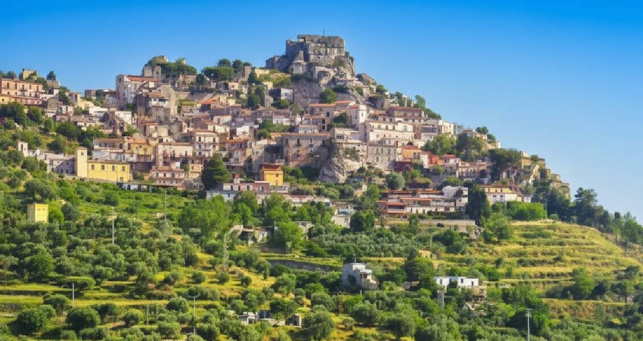 Bu bölgede evler sadece 50 lira: Duyan almak için sıraya giriyor