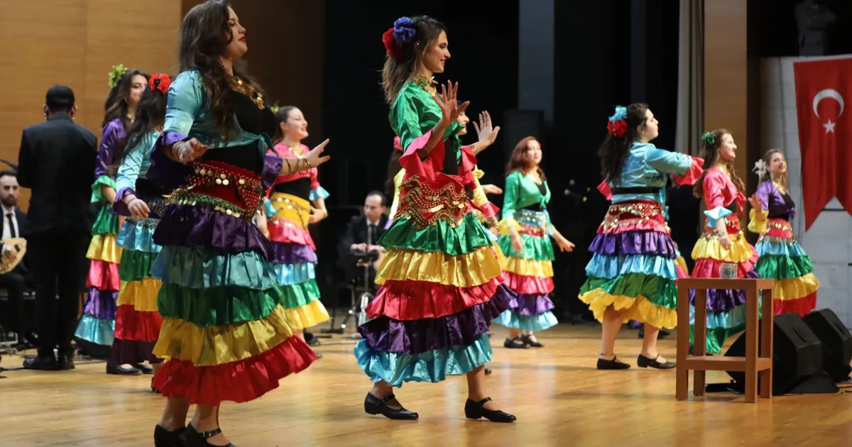 Bursa’da Roman ve Balkan gecesi coşkusu