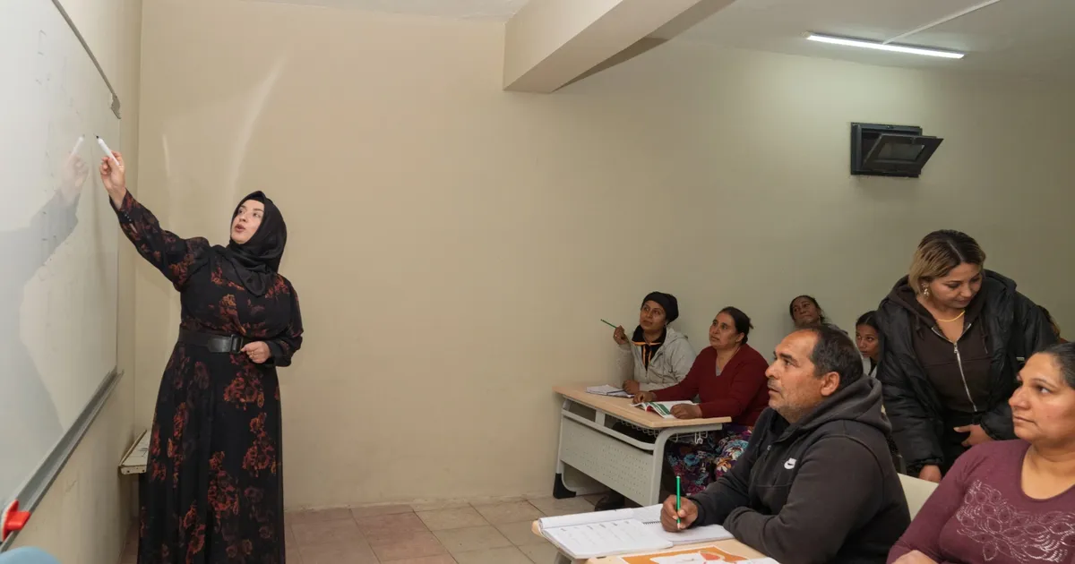 İzmir Büyükşehir’den dayanışma merkezi