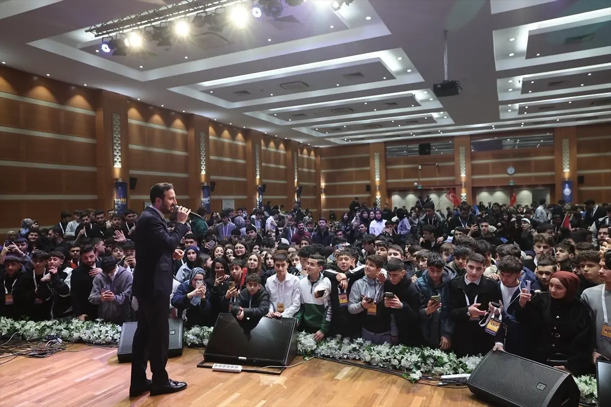 Gençler Geleceği İnşa Ediyor