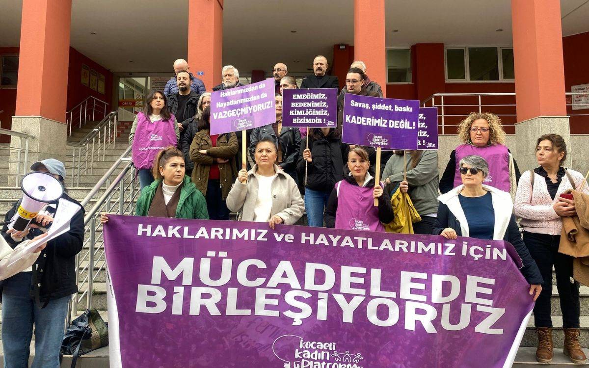 Kocaeli Kadın Platformu’ndan Hemşire için basın açıklaması